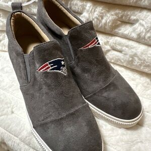 Gray Suede Slip-On Shoes With New England Patriots Patch